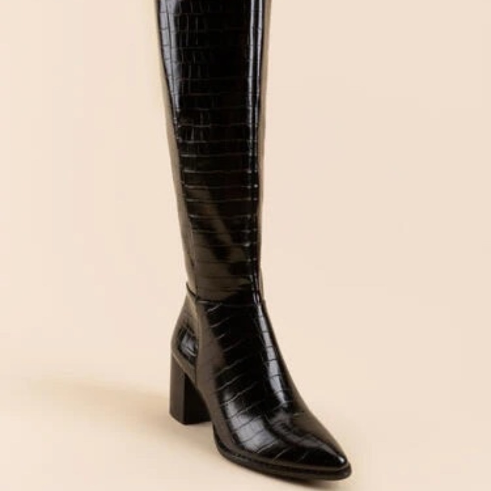 DV Dolce Vita Black Knee high Boots with block heel